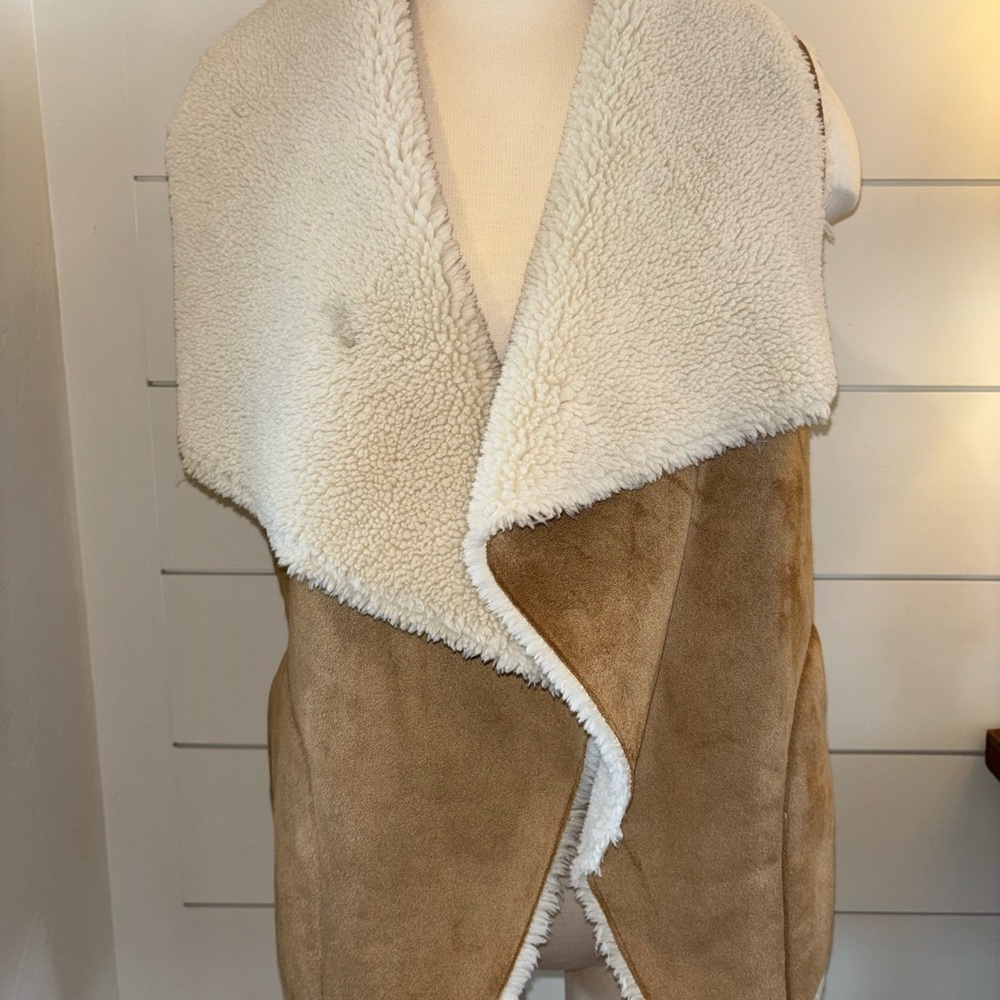 Velvet by Graham & Spencer Tan and Cream Teddy Jacket with Waterfall Collar - Picture 3 of 8